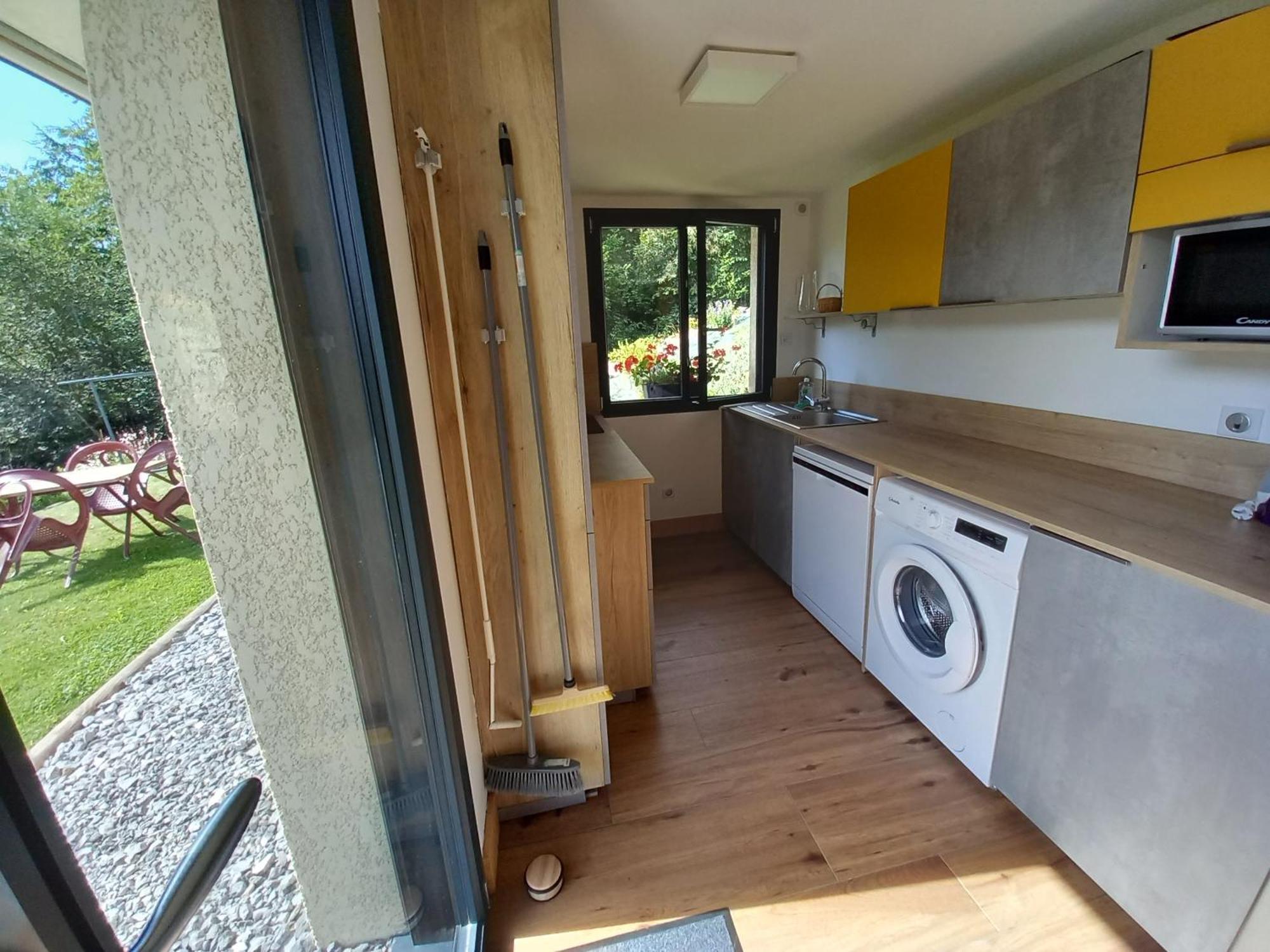Appartement En Rez De Jardin Thénésol Bagian luar foto